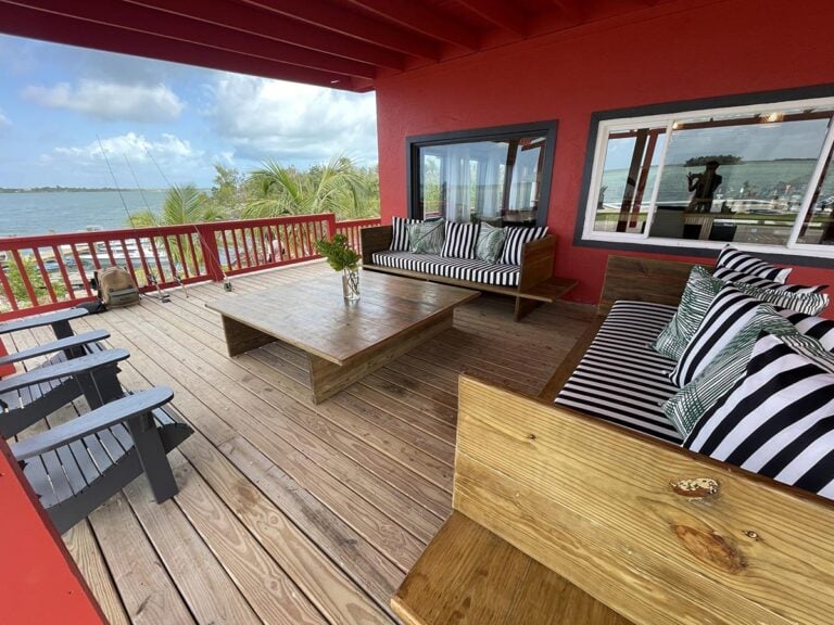 Abaco fishing lodge lounge area