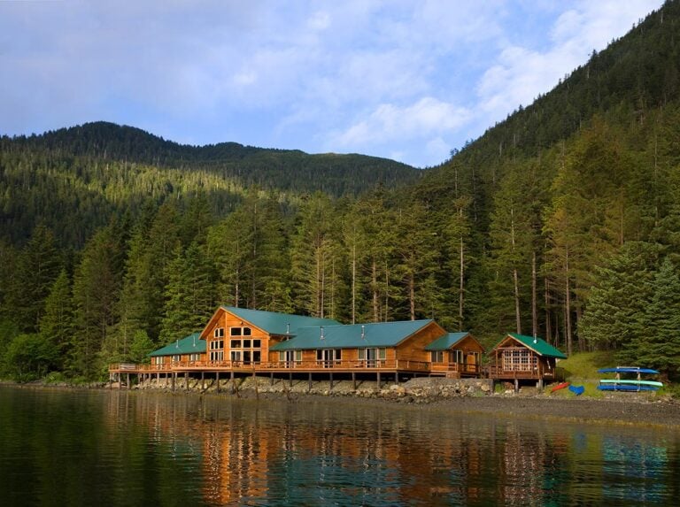 Steamboat Bay Fishing Club, Alaska - Salmon and Halibut fishing